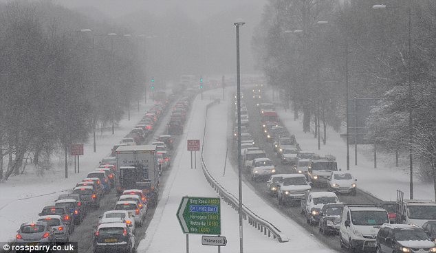 Nước Anh đối mặt với cuối tuần lạnh nhất trong 50 năm ảnh 7