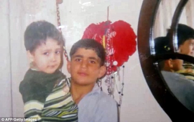 Con trai bị bắn chết trước mặt bố mẹ vì sỉ nhục đạo Hồi ảnh 1