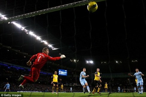 Tiền đạo Man City tỏ tình trên sân cỏ ảnh 5