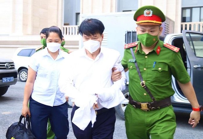 Một số hình ảnh về phiên xử cựu Thứ trưởng Bộ Y tế Trương Quốc Cường và các bị cáo ảnh 1