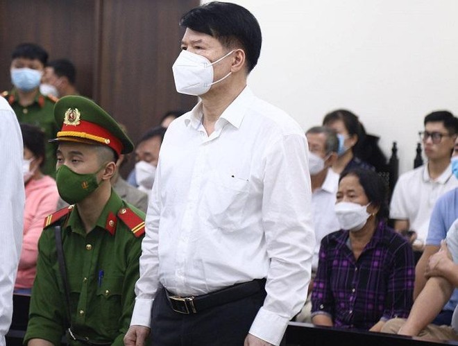 Cựu Thứ trưởng Bộ Y tế Trương Quốc Cường bị tuyên phạt 4 năm tù, vụ thuốc giả ảnh 1