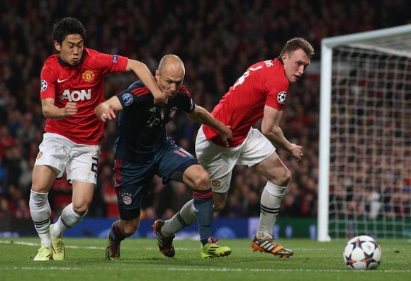 Robben: Man Utd thi đấu như chơi bóng ném ảnh 1