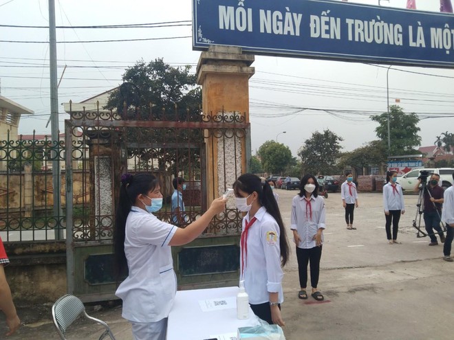 Thêm học sinh lớp 9 của 17 huyện, thị xã Hà Nội trở lại trường từ 22-11 ảnh 1