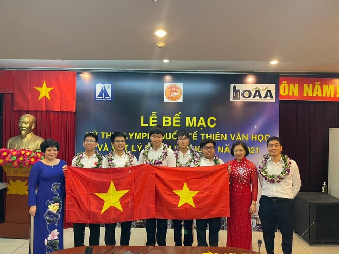 Đoàn Việt Nam đạt thành tích cao nhất trong các kỳ thi Olympic quốc tế Thiên văn học và Vật lý Thiên văn ảnh 1