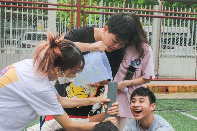 Hà Nội: Học sinh THPT sáng tạo với trại hè bổ ích cho các em nhỏ ảnh 1