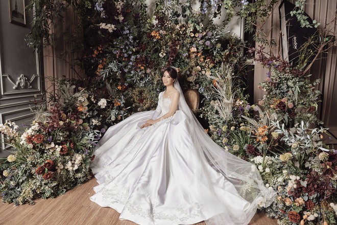 10 năm sau khi kết hôn, Á hậu Thụy Vân lại mặc váy cô dâu ảnh 10