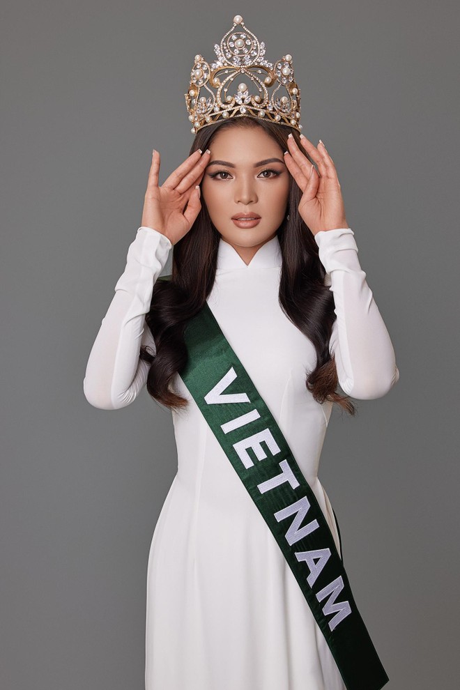 Nhan sắc Việt - người đẹp Vân Anh gây ấn tượng tại đấu trường "Miss Earth 2021" ảnh 1