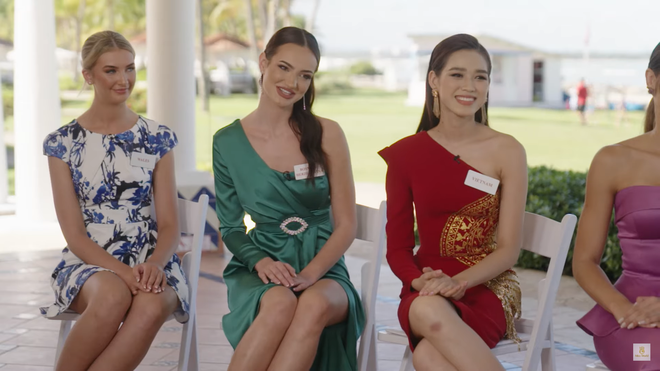 Đỗ Thị Hà tự tin đối đáp bằng tiếng Anh với đương kim "Miss World 2019" ảnh 3