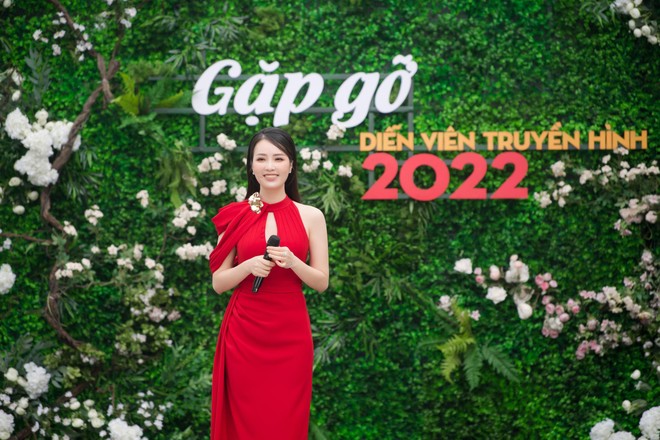 Á hậu Thụy Vân dẫn "Gặp gỡ diễn viên truyền hình 2021" ảnh 11