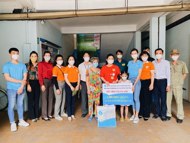 Chuyến từ thiện đầu tiên của Hoa hậu Thùy Tiên sau khi về nước ảnh 6