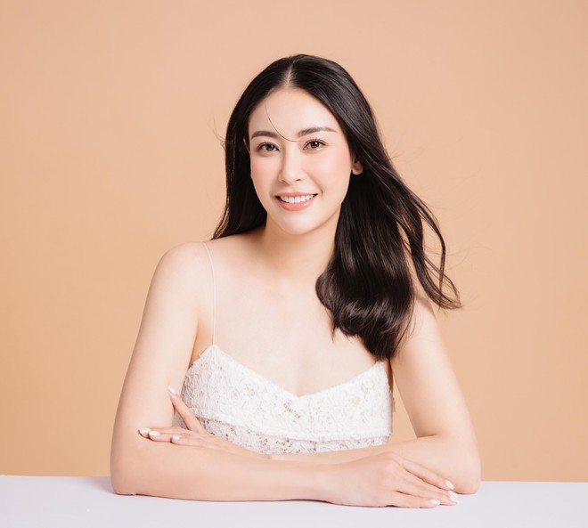 Vẻ đẹp khó tin của Hoa hậu Hà Kiều Anh ở độ tuổi U50 ảnh 2