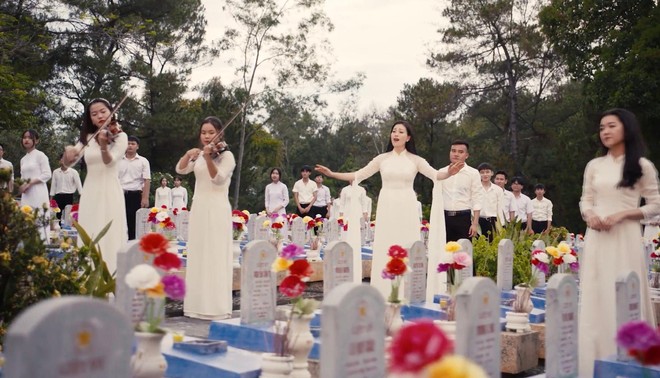 Huyền Trang "Sao Mai" ra mắt MV xúc động được quay tại nghĩa trang Trường Sơn ảnh 14