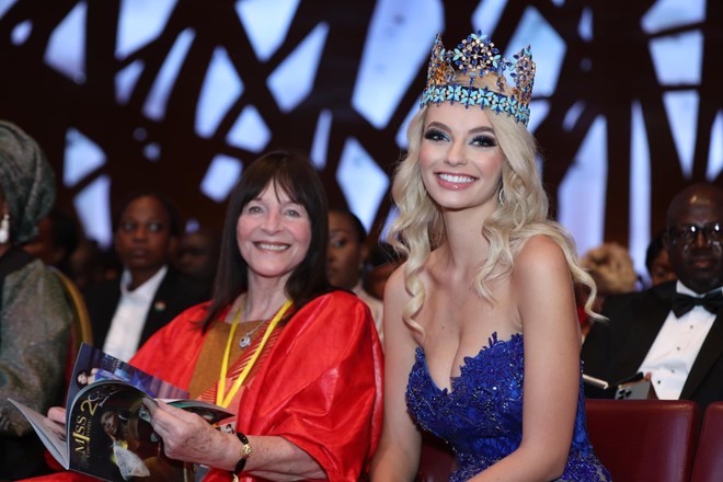 Người đẹp Ba Lan đăng quang "Miss World 2021" đến Việt Nam ảnh 2