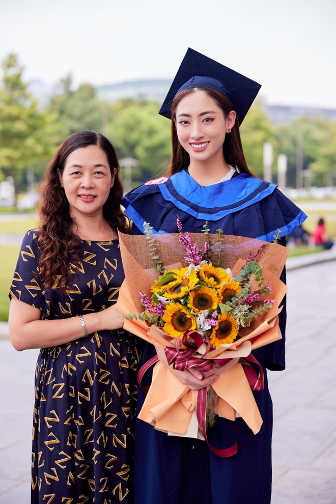 Hoa hậu Lương Thùy Linh gây ấn tượng với thành tích tốt nghiệp Đại học loại xuất sắc ảnh 5