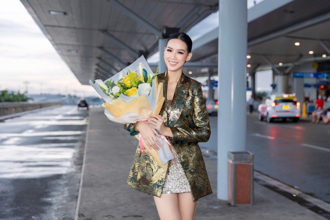 Á hậu Bảo Ngọc mang 125kg hành lý đến "Hoa hậu Liên lục địa" ảnh 9