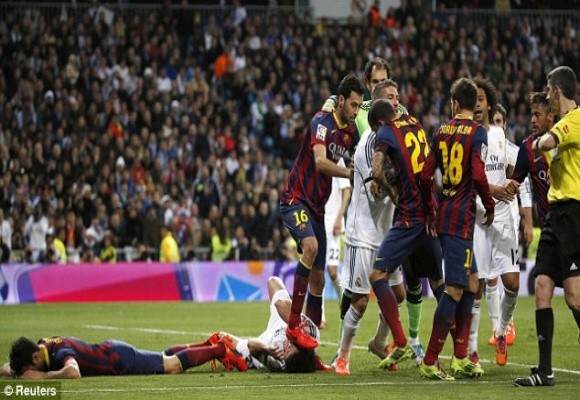 Messi lập hat-trick, Barca đánh bại Real trong màn rượt đuổi siêu kinh điển ảnh 2