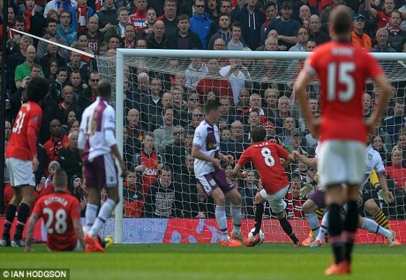 Ngược dòng đả bại Aston Villa, M.U tìm lại nụ cười ảnh 2