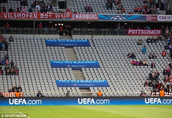 Bayern thi hành “lệnh cấm vận” của UEFA trên khán đài ảnh 2