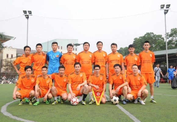 Bộ trưởng Đinh La Thăng sát cánh cùng các cựu danh thủ giành cúp vô địch ảnh 4