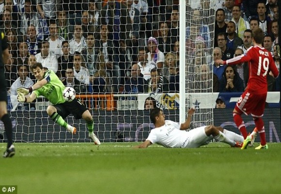 Benzema lập công, Real thắng sít sao trước Bayern ảnh 5