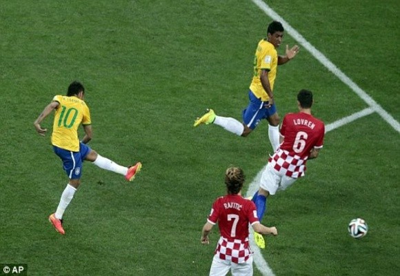 Neymar lập cú đúp, Brazil giành trọn 3 điểm trong trận mở màn World Cup 2014 ảnh 3