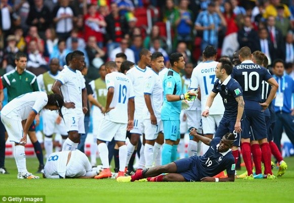Benzema lập cú đúp, Pháp thắng dễ 10 người của Honduras ảnh 2