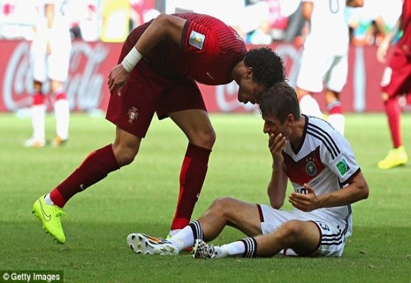 Muller lập hat-trick, Xe tăng Đức “nghiền nát” Bồ Đào Nha ảnh 4