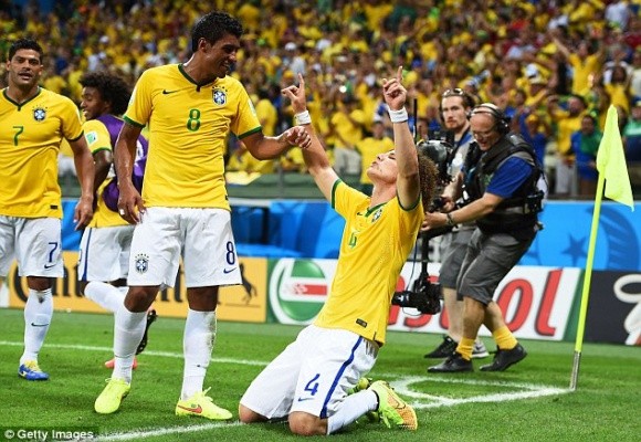David Luiz lập siêu phẩm, trọng tài đưa chủ nhà Brazil vào bán kết ảnh 7