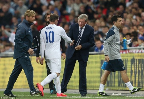 Chùm ảnh: Rooney lập công "rửa" băng đội trưởng Tam Sư ảnh 10