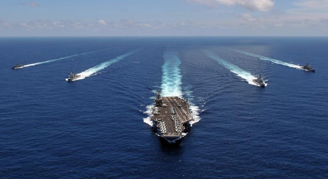 Nhìn lại sức mạnh của tàu sân bay USS Kitty Hawk 82.000 tấn trước khi bị 'rã xác' ảnh 1