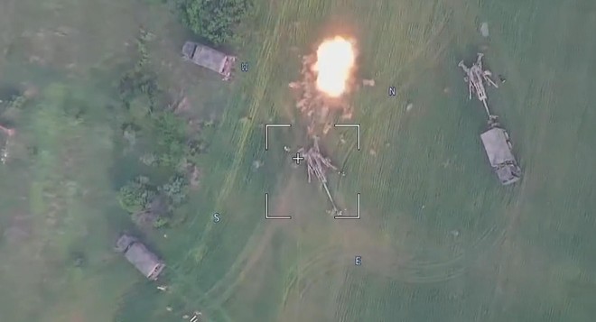 Điểm mặt pháo tự hành Giatsint-S Nga được cho là vừa công phá siêu pháo M777 của Ukraine ảnh 1