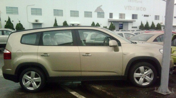 Lộ ảnh Chevrolet Captiva và Orlando MPV 2011 tại VN ảnh 6