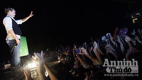 10.000 fan đến sân Mỹ Đình, "cháy" cùng Westlife ảnh 10