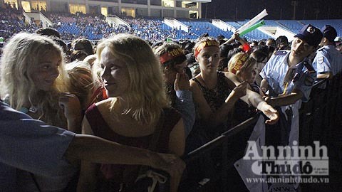 10.000 fan đến sân Mỹ Đình, "cháy" cùng Westlife ảnh 4