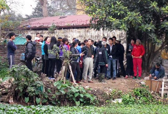 Vụ hàng trăm ngôi mộ bị vùi lấp: "Con voi chui lọt lỗ kim?" ảnh 1