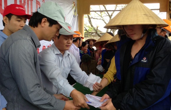 Toyota Việt Nam hỗ trợ đồng bào miền Trung bị bão lũ ảnh 3