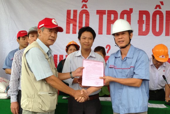 Toyota Việt Nam hỗ trợ đồng bào miền Trung bị bão lũ ảnh 2