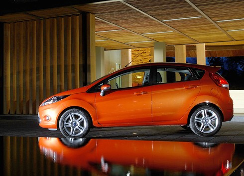 Ford Việt Nam bán gần 1.000 xe trong tháng 5 ảnh 1