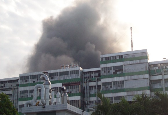 Cháy lớn tại công ty giày Pou Yuen Việt Nam ảnh 2