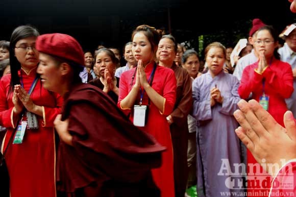 Hàng nghìn người bị hút hồn bởi điệu múa kim cương ảnh 10
