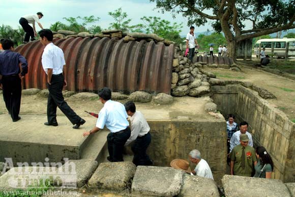 Còn đó, nơi thiên sử vàng chói lọi ảnh 3