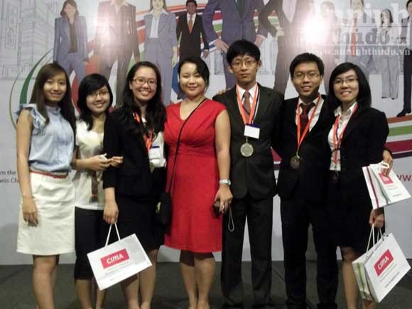 4 sinh viên Việt Nam chiến thắng cuộc thi Thử thách kinh doanh toàn cầu ảnh 1