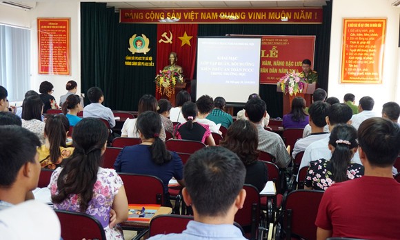 Huấn luyện nghiệp vụ PCCC tại các trường học trên địa bàn Cầu Giấy ảnh 2
