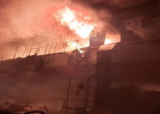 Huy động hơn 50 cán bộ chiến sỹ tìm kiếm cứu nạn, dập lửa tại đám cháy ở huyện Phúc Thọ ảnh 1