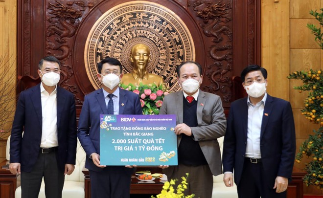 Trao tặng 2.000 suất quà Tết cho đồng bào nghèo tại tỉnh Bắc Giang ảnh 1
