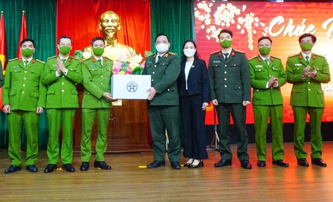 Giám đốc CATP Hà Nội kiểm tra công tác ứng trực, sẵn sàng chiến đấu tại quận Hà Đông và huyện Thanh Oai ảnh 1