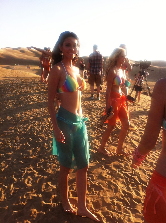 Thí sinh Miss World "tắm mình" trong nắng và gió sa mạc ảnh 6