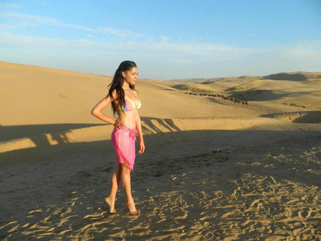 Thí sinh Miss World "tắm mình" trong nắng và gió sa mạc ảnh 15