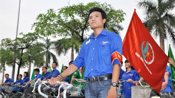 Hơn 150 bạn trẻ đạp xe xuyên Việt kêu gọi bảo vệ môi trường biển ảnh 2
