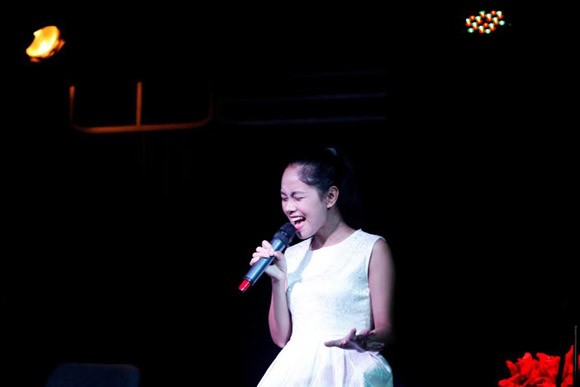 Hương Tràm, Hoàng Quyên "bắt tay" làm minishow ảnh 8